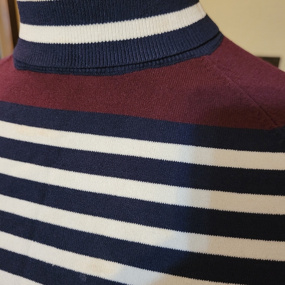 tory Burch turtle neck - Picture 3 of 9